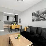 Lejlighed Nowoczesny Z Parkingiem W Sasiedztwie Starego Zoo By Renters Poznań